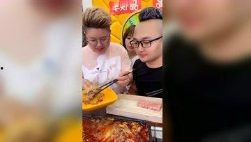 娱乐吃瓜酱搬运,从搬运到火热的吃瓜文化